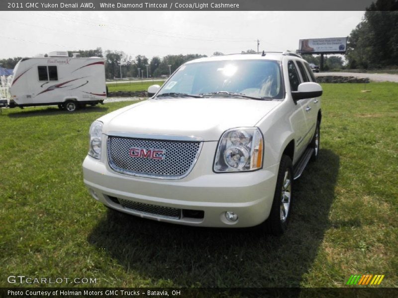 White Diamond Tintcoat / Cocoa/Light Cashmere 2011 GMC Yukon Denali AWD