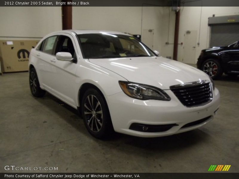 Bright White / Black 2012 Chrysler 200 S Sedan