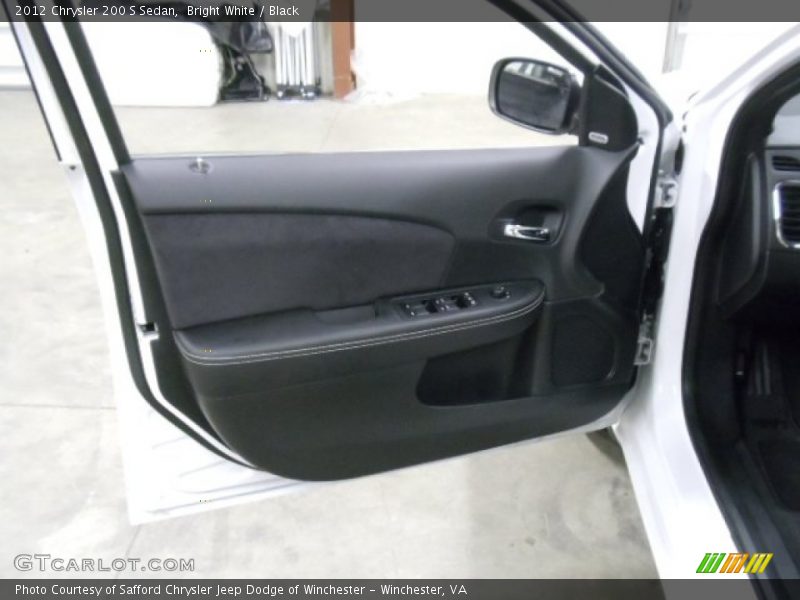 Bright White / Black 2012 Chrysler 200 S Sedan