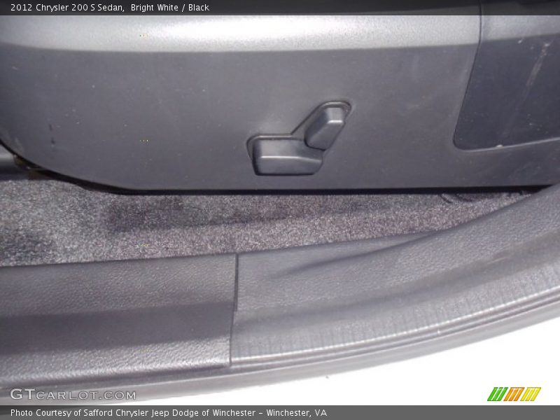 Bright White / Black 2012 Chrysler 200 S Sedan