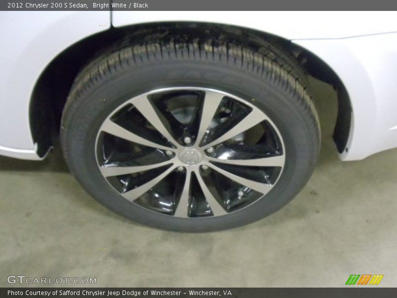 Bright White / Black 2012 Chrysler 200 S Sedan