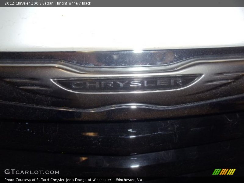 Bright White / Black 2012 Chrysler 200 S Sedan