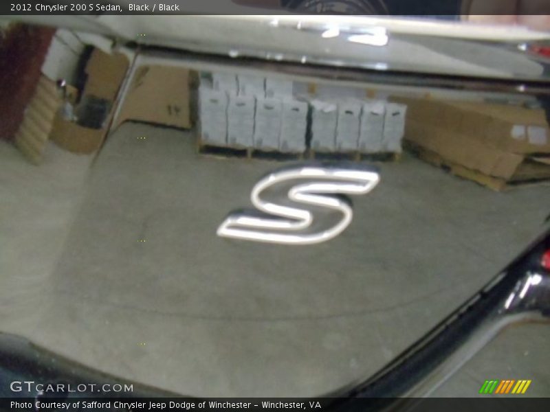 Black / Black 2012 Chrysler 200 S Sedan