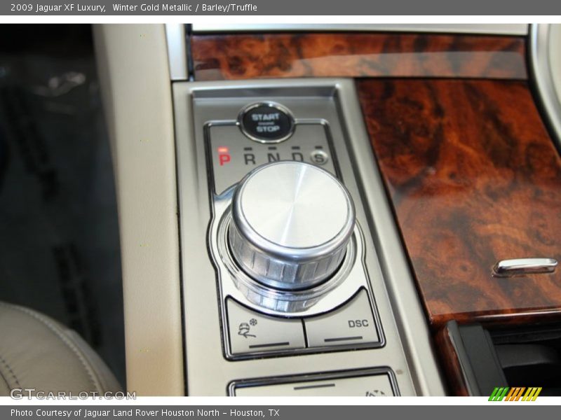 Winter Gold Metallic / Barley/Truffle 2009 Jaguar XF Luxury