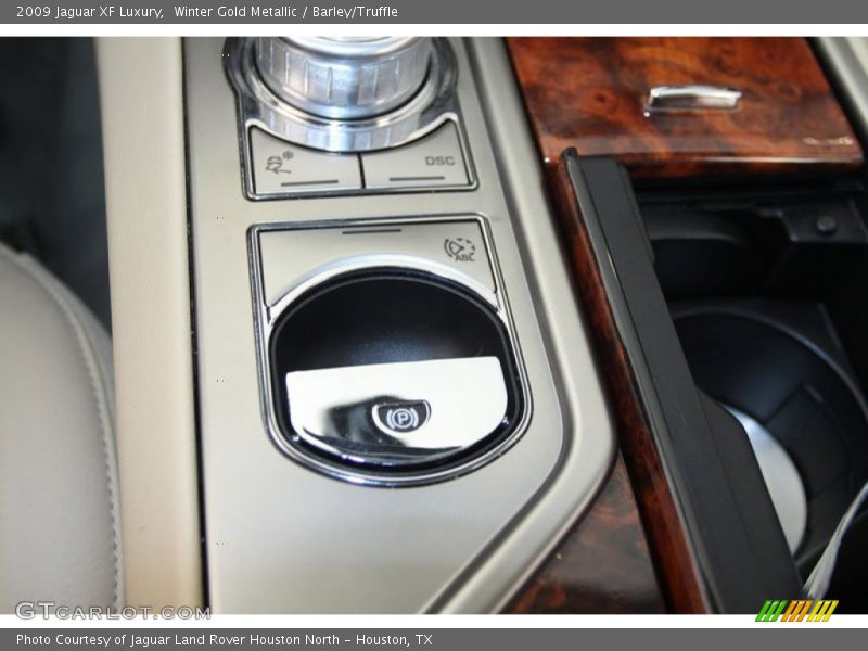 Winter Gold Metallic / Barley/Truffle 2009 Jaguar XF Luxury