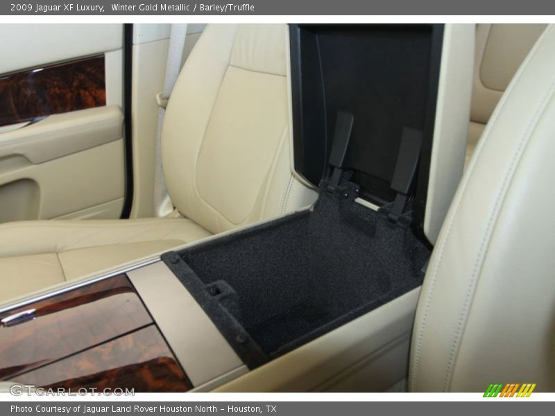Winter Gold Metallic / Barley/Truffle 2009 Jaguar XF Luxury