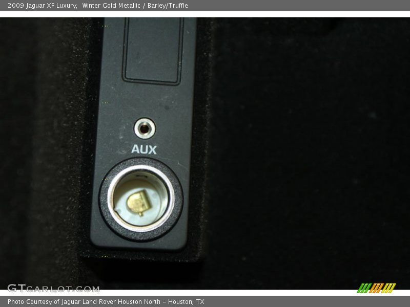 Winter Gold Metallic / Barley/Truffle 2009 Jaguar XF Luxury