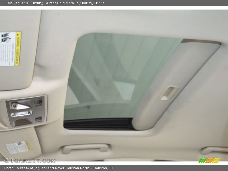 Winter Gold Metallic / Barley/Truffle 2009 Jaguar XF Luxury