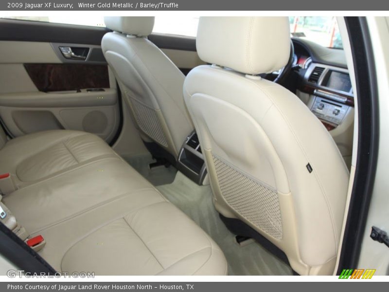 Winter Gold Metallic / Barley/Truffle 2009 Jaguar XF Luxury