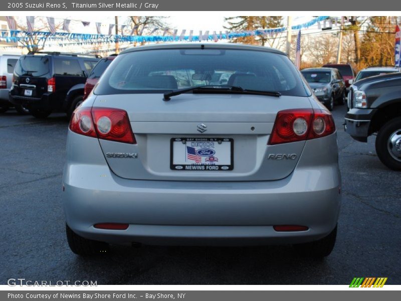 Titanium Silver Metallic / Gray 2005 Suzuki Reno S