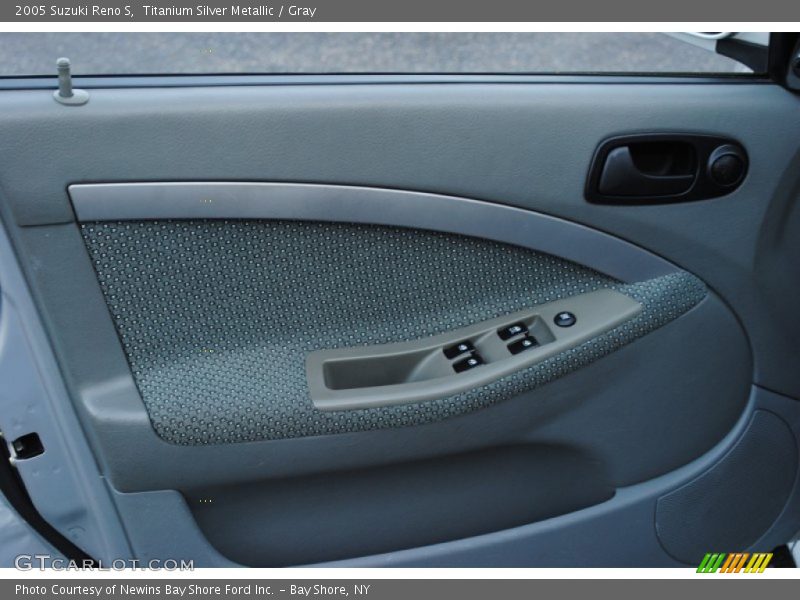 Titanium Silver Metallic / Gray 2005 Suzuki Reno S