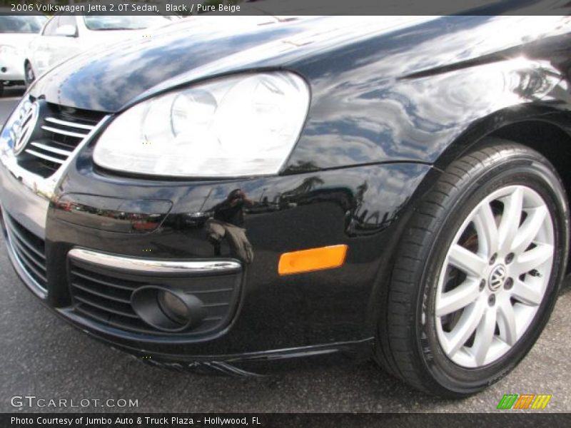 Black / Pure Beige 2006 Volkswagen Jetta 2.0T Sedan
