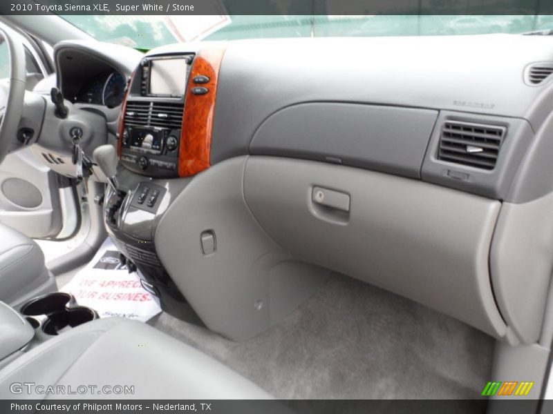 Super White / Stone 2010 Toyota Sienna XLE