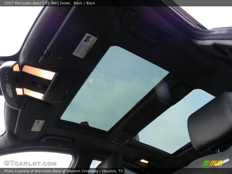 Sunroof of 2007 S 65 AMG Sedan