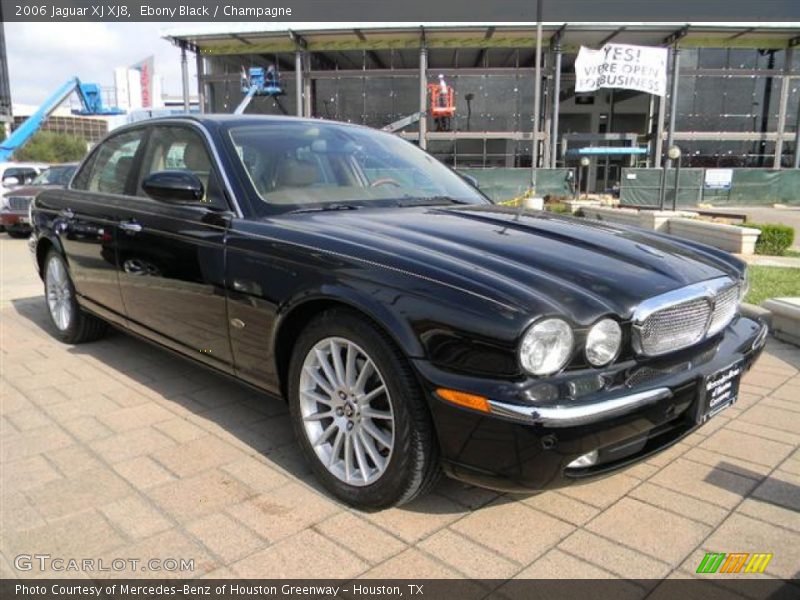 Ebony Black / Champagne 2006 Jaguar XJ XJ8