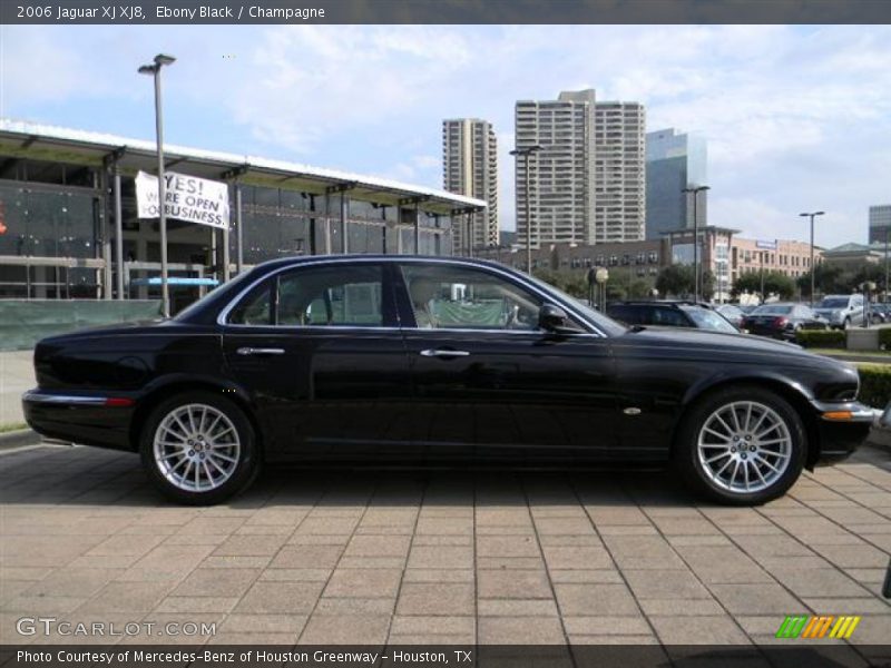 Ebony Black / Champagne 2006 Jaguar XJ XJ8