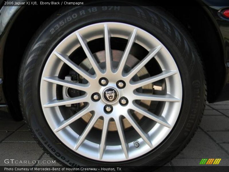 Ebony Black / Champagne 2006 Jaguar XJ XJ8