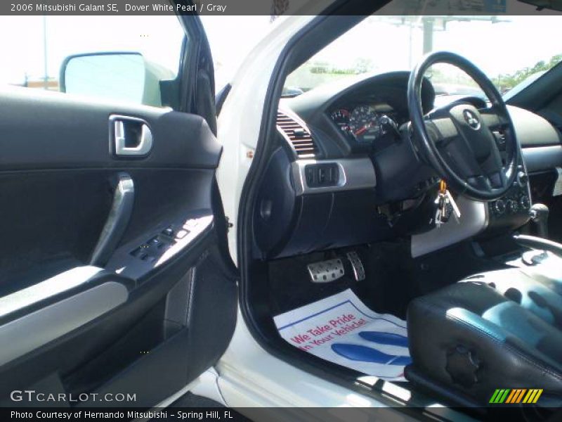 Dover White Pearl / Gray 2006 Mitsubishi Galant SE
