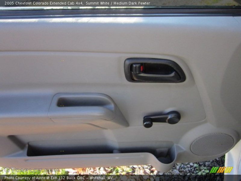 Summit White / Medium Dark Pewter 2005 Chevrolet Colorado Extended Cab 4x4