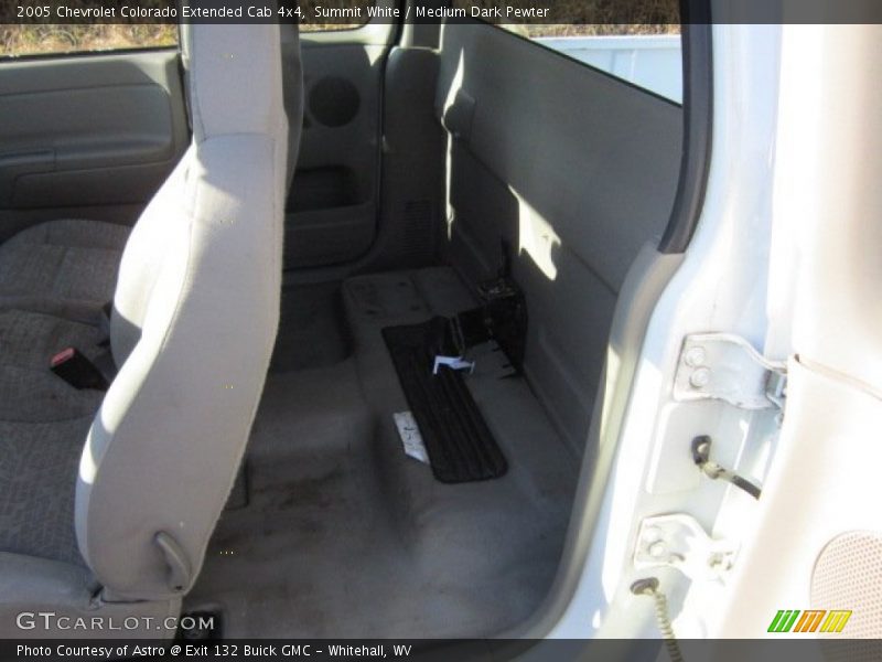 Summit White / Medium Dark Pewter 2005 Chevrolet Colorado Extended Cab 4x4
