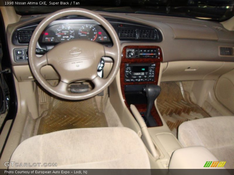 Super Black / Tan 1998 Nissan Altima GXE