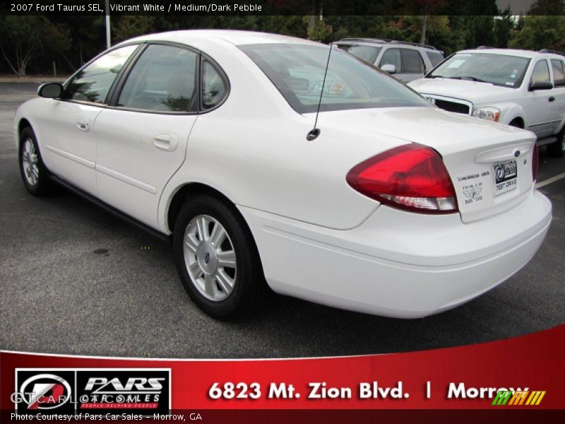 Vibrant White / Medium/Dark Pebble 2007 Ford Taurus SEL