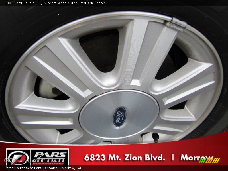 Vibrant White / Medium/Dark Pebble 2007 Ford Taurus SEL