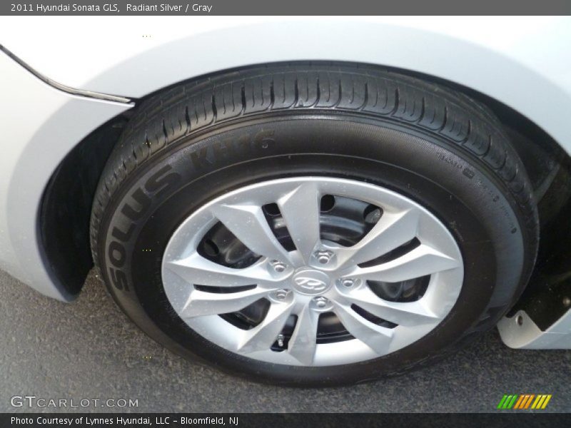 Radiant Silver / Gray 2011 Hyundai Sonata GLS