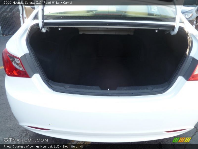 Pearl White / Camel 2011 Hyundai Sonata GLS