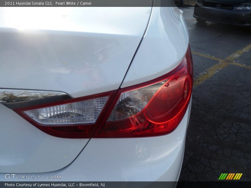 Pearl White / Camel 2011 Hyundai Sonata GLS