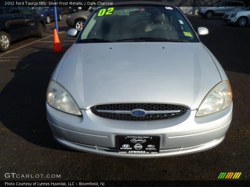 Silver Frost Metallic / Dark Charcoal 2002 Ford Taurus SES
