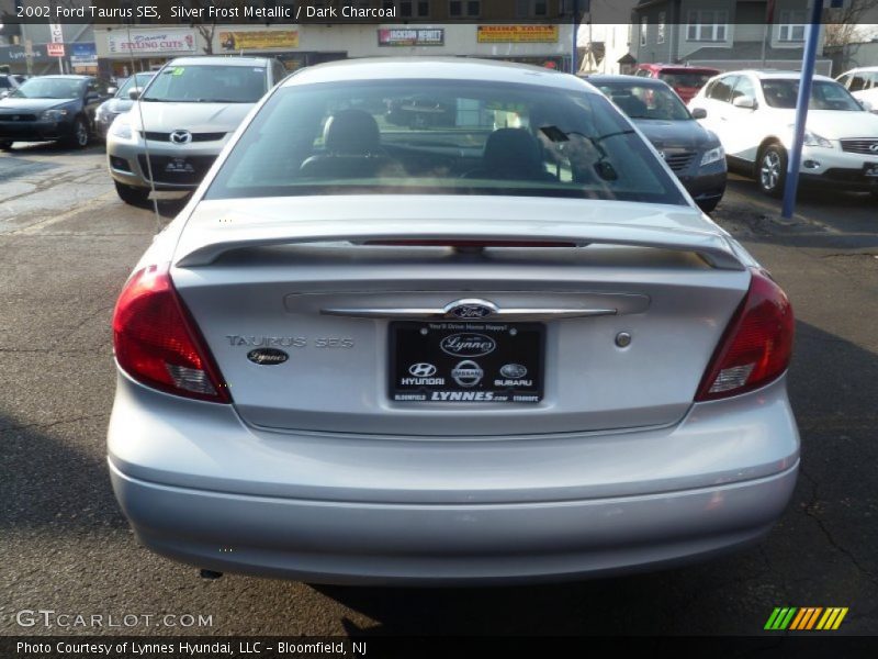 Silver Frost Metallic / Dark Charcoal 2002 Ford Taurus SES