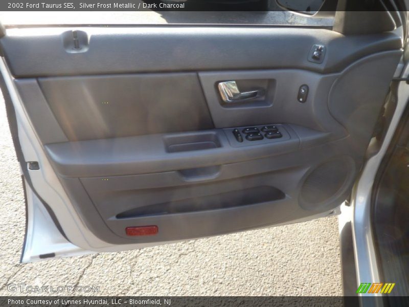 Silver Frost Metallic / Dark Charcoal 2002 Ford Taurus SES