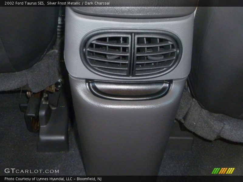 Silver Frost Metallic / Dark Charcoal 2002 Ford Taurus SES