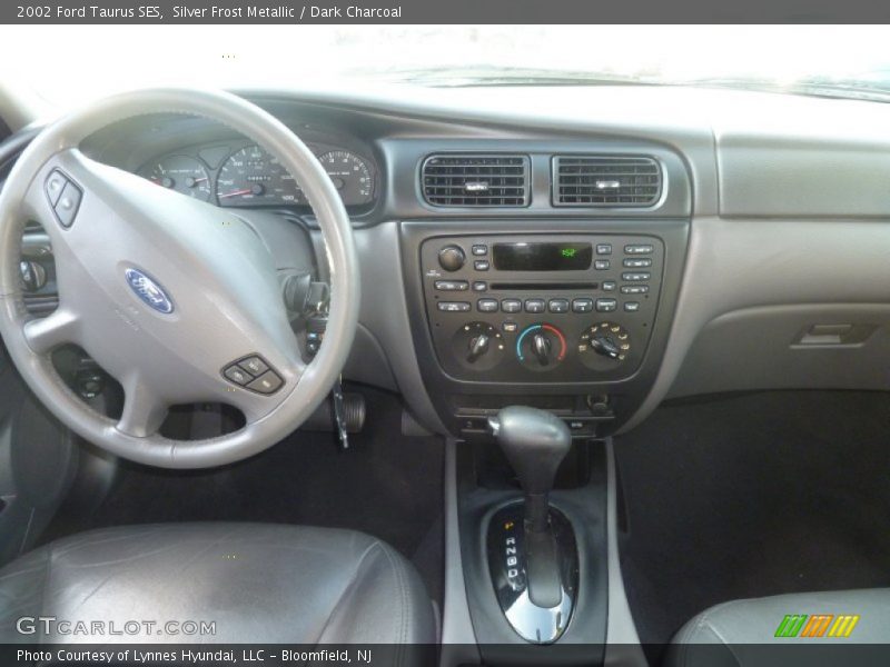 Dashboard of 2002 Taurus SES