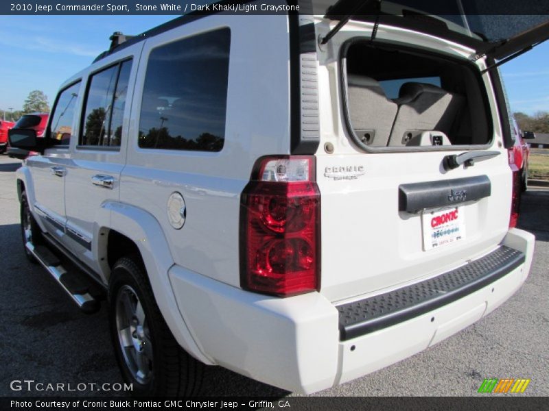 Stone White / Dark Khaki/Light Graystone 2010 Jeep Commander Sport