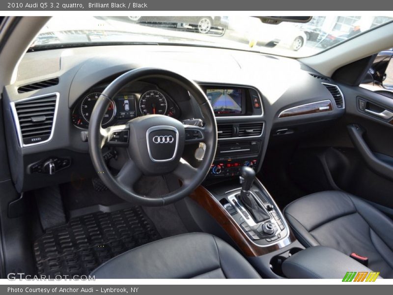 Brilliant Black / Black 2010 Audi Q5 3.2 quattro