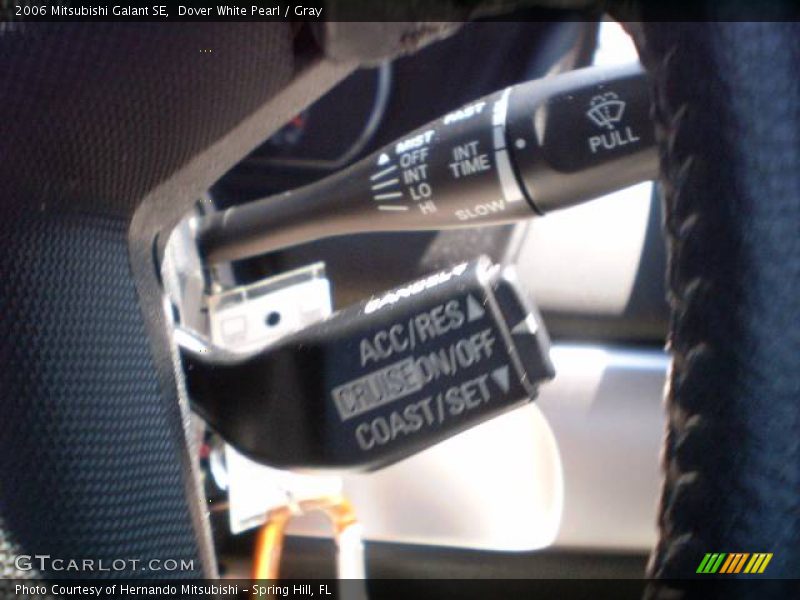 Dover White Pearl / Gray 2006 Mitsubishi Galant SE
