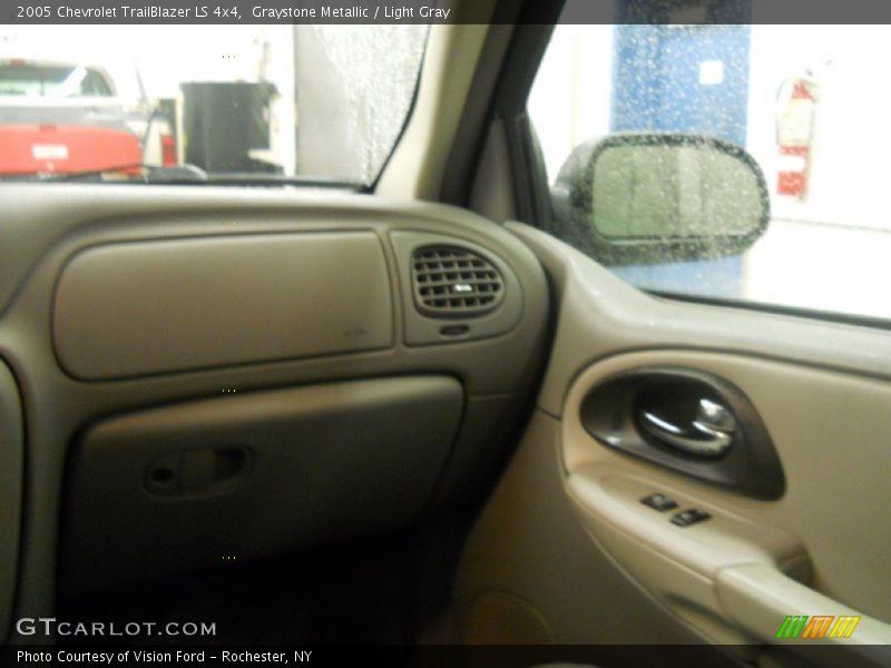 Graystone Metallic / Light Gray 2005 Chevrolet TrailBlazer LS 4x4