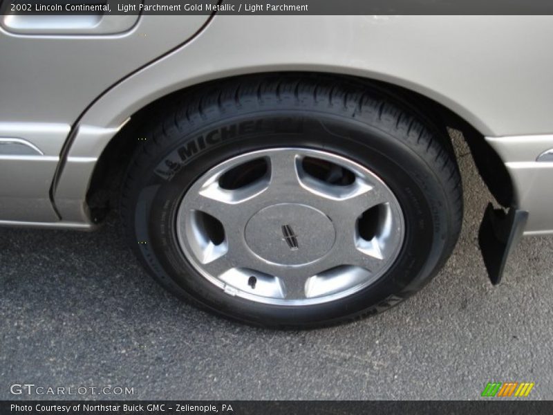 Light Parchment Gold Metallic / Light Parchment 2002 Lincoln Continental