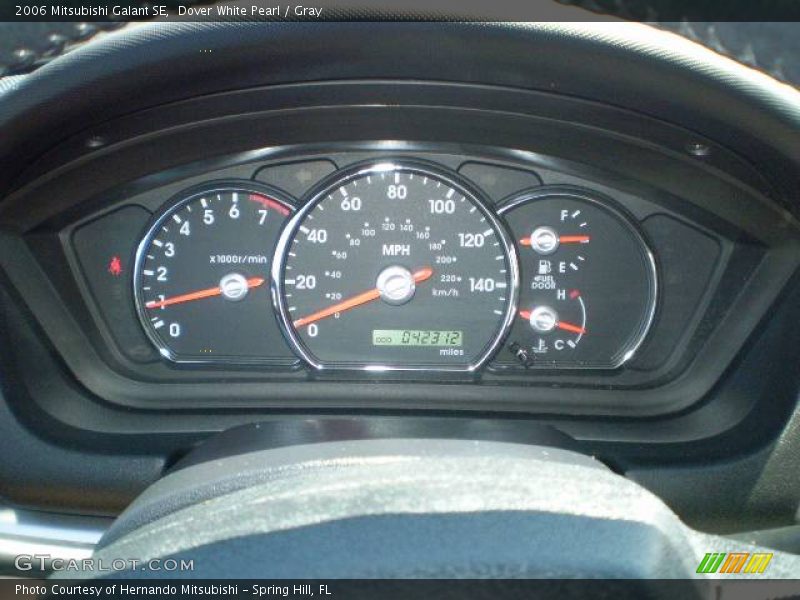Dover White Pearl / Gray 2006 Mitsubishi Galant SE