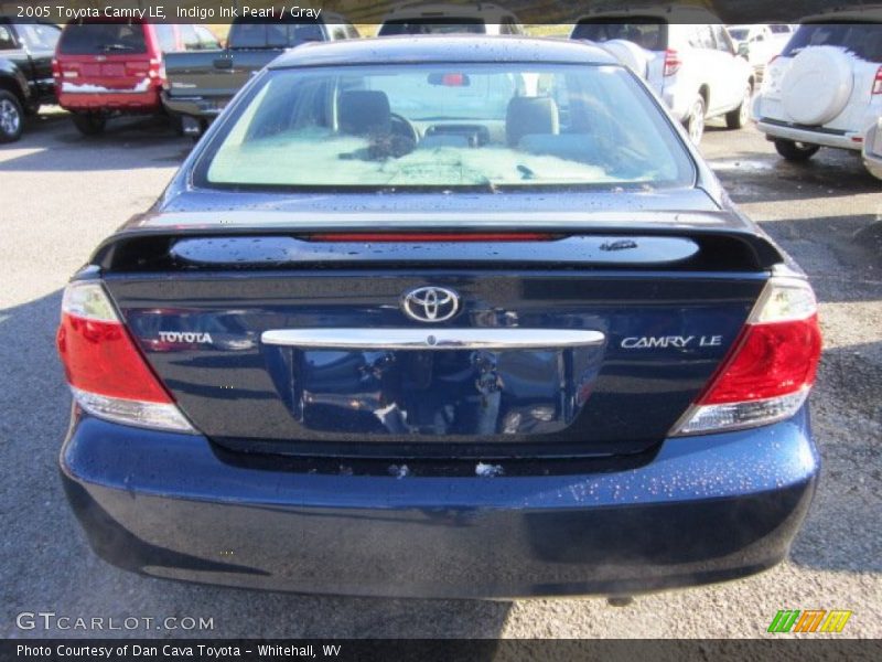 Indigo Ink Pearl / Gray 2005 Toyota Camry LE