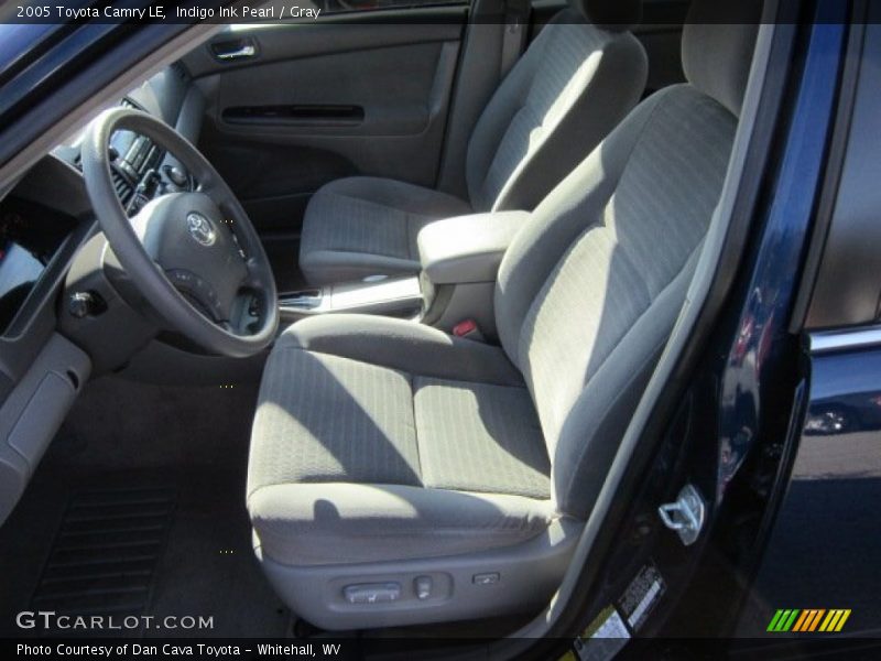 Indigo Ink Pearl / Gray 2005 Toyota Camry LE