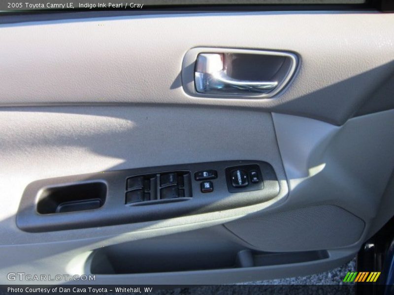 Indigo Ink Pearl / Gray 2005 Toyota Camry LE