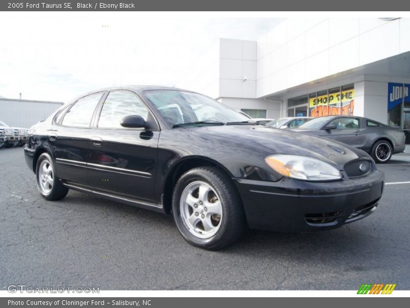 Black / Ebony Black 2005 Ford Taurus SE