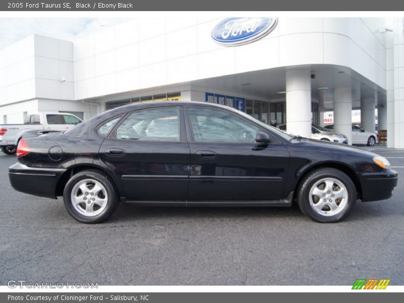Black / Ebony Black 2005 Ford Taurus SE