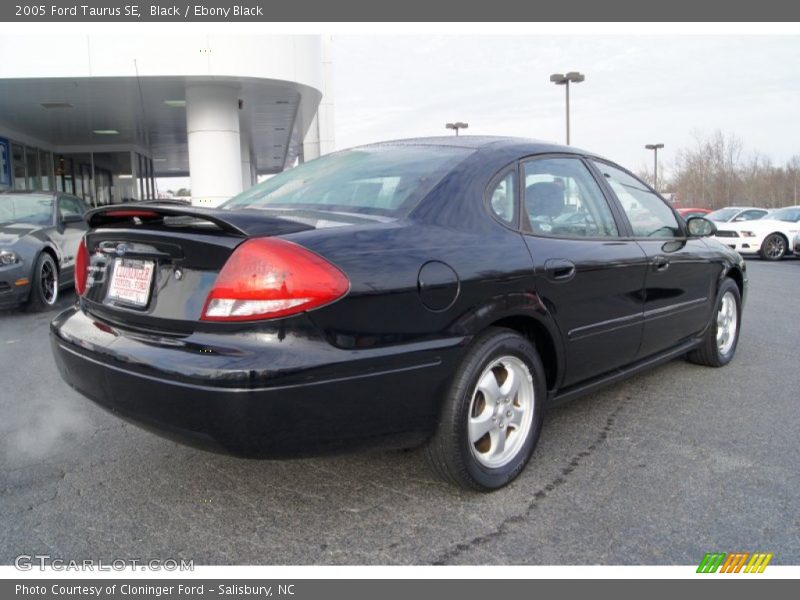 Black / Ebony Black 2005 Ford Taurus SE