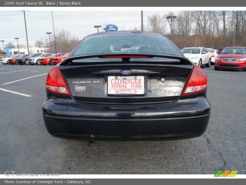 Black / Ebony Black 2005 Ford Taurus SE
