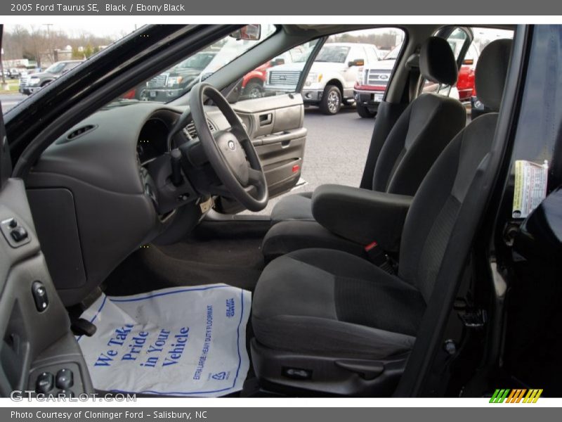 Black / Ebony Black 2005 Ford Taurus SE