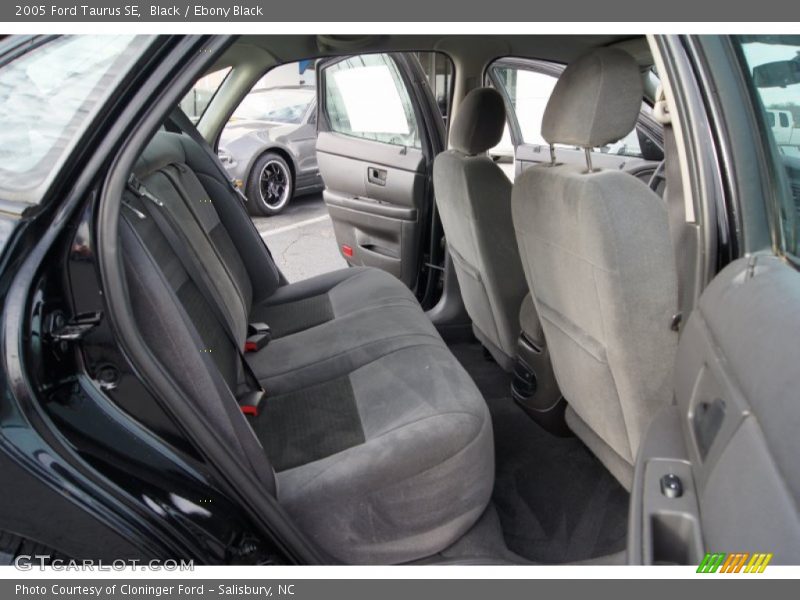 Black / Ebony Black 2005 Ford Taurus SE